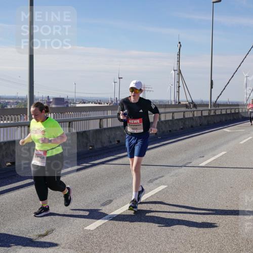 03.10.2025 - Köhlbrandbrückenlauf Michael Burmester http://msf.ph/oto/9125286 03.10.2025 13:08:59 Position 2 6258 meine-sportfotos.de