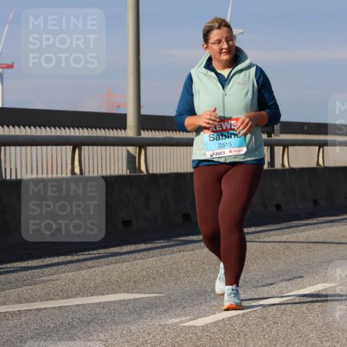 03.10.2025 - Köhlbrandbrückenlauf Strokosch-Dieckow http://msf.ph/oto/9125295 03.10.2025 10:07:43 Position 2 2515 meine-sportfotos.de