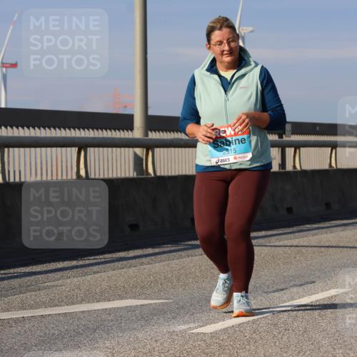 03.10.2025 - Köhlbrandbrückenlauf Strokosch-Dieckow http://msf.ph/oto/9125297 03.10.2025 10:07:43 Position 2 2515 meine-sportfotos.de