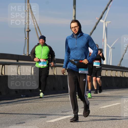 03.10.2025 - Köhlbrandbrückenlauf Strokosch-Dieckow http://msf.ph/oto/9125302 03.10.2025 10:07:45 Position 2 3286, 26 meine-sportfotos.de
