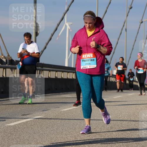 03.10.2025 - Köhlbrandbrückenlauf Strokosch-Dieckow http://msf.ph/oto/9125327 03.10.2025 10:07:47 Position 2 2666 meine-sportfotos.de