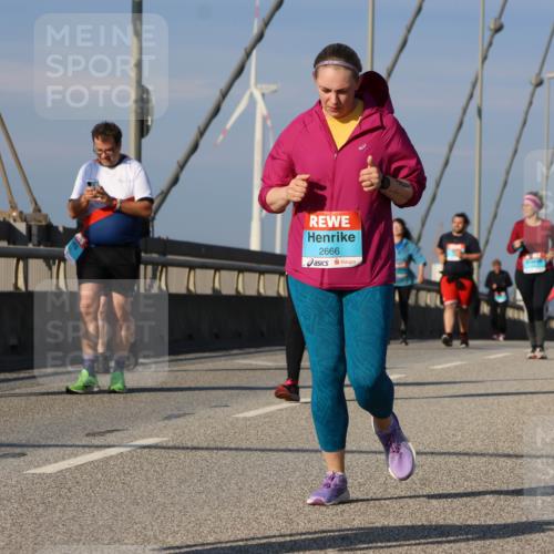 03.10.2025 - Köhlbrandbrückenlauf Strokosch-Dieckow http://msf.ph/oto/9125331 03.10.2025 10:07:47 Position 2 2666 meine-sportfotos.de