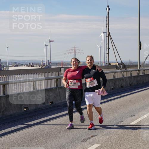 03.10.2025 - Köhlbrandbrückenlauf Michael Burmester http://msf.ph/oto/9125332 03.10.2025 13:09:08 Position 2 6011, 6010 meine-sportfotos.de