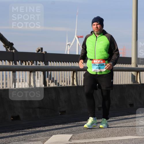 03.10.2025 - Köhlbrandbrückenlauf Strokosch-Dieckow http://msf.ph/oto/9125337 03.10.2025 10:07:53 Position 2 2545 meine-sportfotos.de