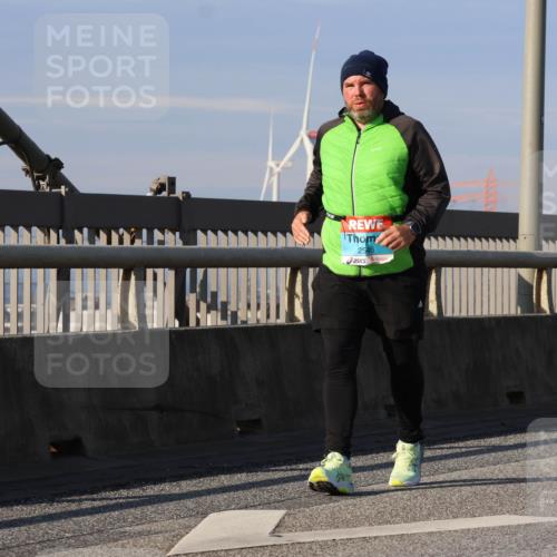 03.10.2025 - Köhlbrandbrückenlauf Strokosch-Dieckow http://msf.ph/oto/9125343 03.10.2025 10:07:53 Position 2 2545 meine-sportfotos.de