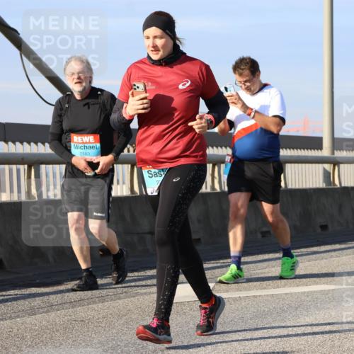 03.10.2025 - Köhlbrandbrückenlauf Strokosch-Dieckow http://msf.ph/oto/9125353 03.10.2025 10:07:58 Position 2 2483, 22 meine-sportfotos.de