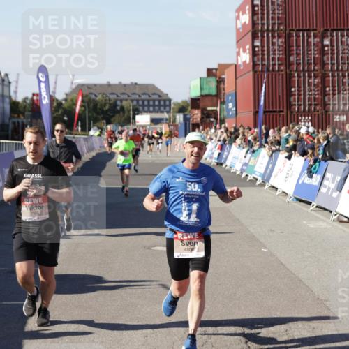 03.10.2025 - Köhlbrandbrückenlauf Jannik Wohlers http://msf.ph/oto/9125397 03.10.2025 13:07:06 Ziel 4152, 4249, 4444, 4451, 4588, 4804, 6065, 6302, 6423, 6427, 6467, 6799, 6822 meine-sportfotos.de