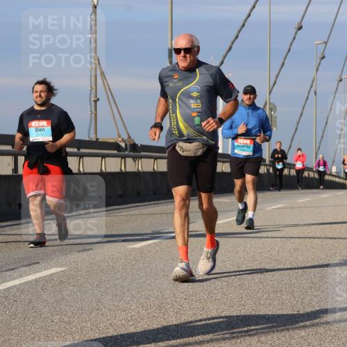 03.10.2025 - Köhlbrandbrückenlauf Strokosch-Dieckow http://msf.ph/oto/9125402 03.10.2025 10:08:02 Position 2 178, 2179 meine-sportfotos.de