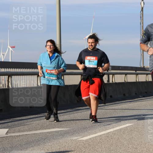 03.10.2025 - Köhlbrandbrückenlauf Strokosch-Dieckow http://msf.ph/oto/9125406 03.10.2025 10:08:03 Position 2 2178, 2179 meine-sportfotos.de