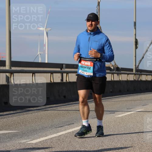 03.10.2025 - Köhlbrandbrückenlauf Strokosch-Dieckow http://msf.ph/oto/9125419 03.10.2025 10:08:06 Position 2 2395 meine-sportfotos.de