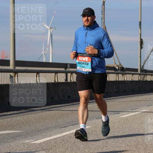 03.10.2025 - Köhlbrandbrückenlauf Strokosch-Dieckow http://msf.ph/oto/9125426 03.10.2025 10:08:06 Position 2 2395 meine-sportfotos.de