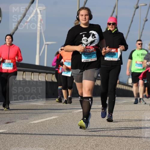 03.10.2025 - Köhlbrandbrückenlauf Strokosch-Dieckow http://msf.ph/oto/9125430 03.10.2025 10:08:19 Position 2 2429, 3370, 2394 meine-sportfotos.de