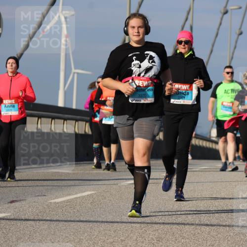 03.10.2025 - Köhlbrandbrückenlauf Strokosch-Dieckow http://msf.ph/oto/9125432 03.10.2025 10:08:20 Position 2 3370, 2394, 2429 meine-sportfotos.de