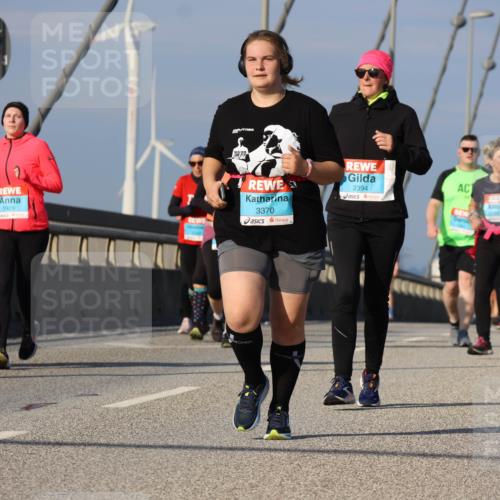 03.10.2025 - Köhlbrandbrückenlauf Strokosch-Dieckow http://msf.ph/oto/9125443 03.10.2025 10:08:20 Position 2 2429, 3370, 2394 meine-sportfotos.de