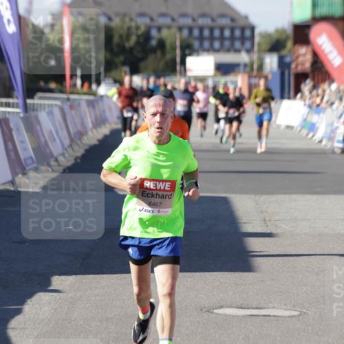 03.10.2025 - Köhlbrandbrückenlauf Jannik Wohlers http://msf.ph/oto/9125483 03.10.2025 13:07:10 Ziel 4444, 4451, 4588, 4804, 6065, 6302, 6423, 6427, 6467, 6822 meine-sportfotos.de