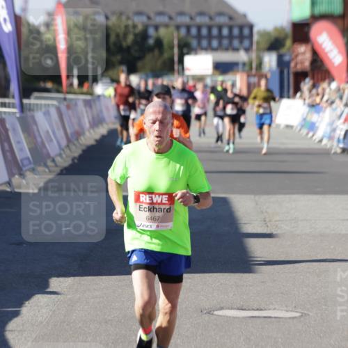 03.10.2025 - Köhlbrandbrückenlauf Jannik Wohlers http://msf.ph/oto/9125488 03.10.2025 13:07:11 Ziel 4444, 4451, 4588, 4804, 6065, 6302, 6423, 6427, 6467, 6822 meine-sportfotos.de