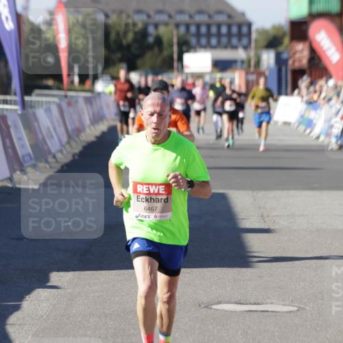 03.10.2025 - Köhlbrandbrückenlauf Jannik Wohlers http://msf.ph/oto/9125491 03.10.2025 13:07:11 Ziel 4444, 4451, 4588, 4804, 6065, 6302, 6423, 6427, 6467, 6822 meine-sportfotos.de