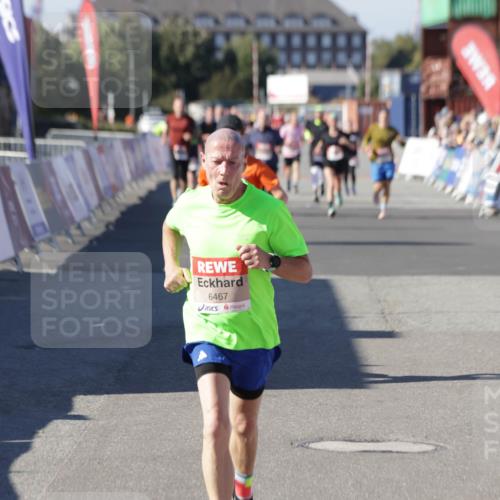 03.10.2025 - Köhlbrandbrückenlauf Jannik Wohlers http://msf.ph/oto/9125492 03.10.2025 13:07:11 Ziel 4444, 4451, 4588, 4804, 6065, 6302, 6423, 6427, 6467, 6822 meine-sportfotos.de