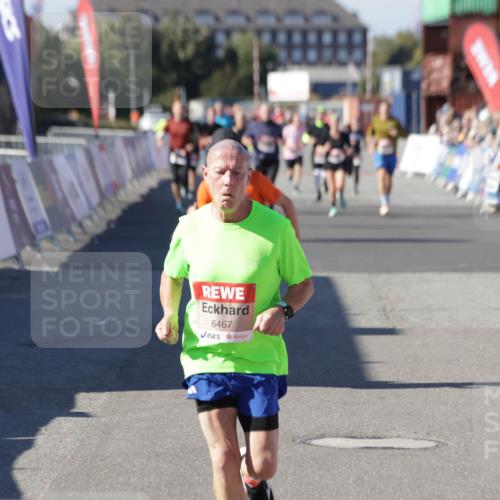03.10.2025 - Köhlbrandbrückenlauf Jannik Wohlers http://msf.ph/oto/9125497 03.10.2025 13:07:11 Ziel 4444, 4451, 4588, 4804, 6065, 6302, 6423, 6427, 6467, 6822 meine-sportfotos.de