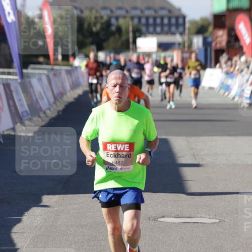 03.10.2025 - Köhlbrandbrückenlauf Jannik Wohlers http://msf.ph/oto/9125498 03.10.2025 13:07:11 Ziel 4444, 4451, 4588, 4804, 6065, 6302, 6423, 6427, 6467, 6822 meine-sportfotos.de