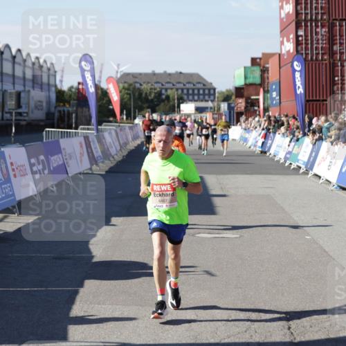 03.10.2025 - Köhlbrandbrückenlauf Jannik Wohlers http://msf.ph/oto/9125506 03.10.2025 13:07:11 Ziel 4444, 4451, 4588, 4804, 6065, 6302, 6423, 6427, 6467, 6822 meine-sportfotos.de