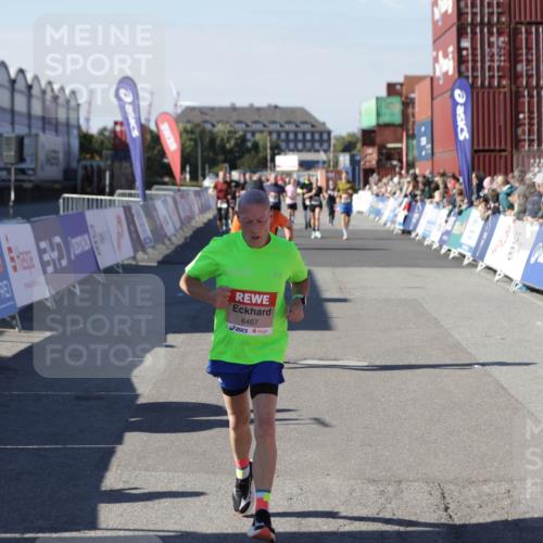 03.10.2025 - Köhlbrandbrückenlauf Jannik Wohlers http://msf.ph/oto/9125515 03.10.2025 13:07:12 Ziel 4444, 4451, 4588, 4804, 6065, 6302, 6423, 6427, 6467, 6822 meine-sportfotos.de