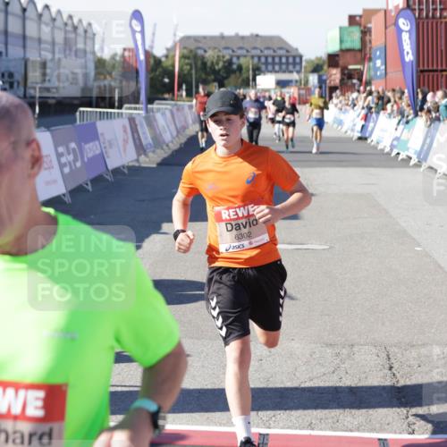 03.10.2025 - Köhlbrandbrückenlauf Jannik Wohlers http://msf.ph/oto/9125522 03.10.2025 13:07:13 Ziel 4444, 4804, 6065, 6302, 6427, 6467, 6822 meine-sportfotos.de