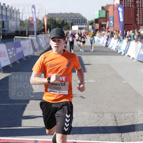 03.10.2025 - Köhlbrandbrückenlauf Jannik Wohlers http://msf.ph/oto/9125533 03.10.2025 13:07:14 Ziel 4444, 4649, 4804, 6065, 6302, 6427, 6467, 6822 meine-sportfotos.de