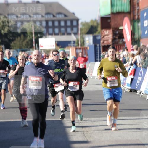 03.10.2025 - Köhlbrandbrückenlauf Jannik Wohlers http://msf.ph/oto/9125543 03.10.2025 13:07:17 Ziel 4444, 4590, 4649, 4794, 4806, 5645, 5646, 6302, 6459, 6467 meine-sportfotos.de