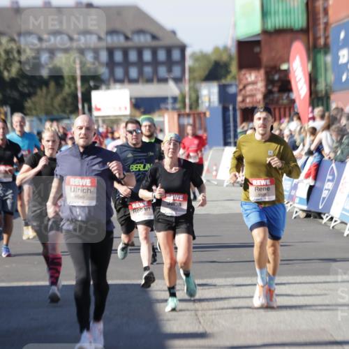 03.10.2025 - Köhlbrandbrückenlauf Jannik Wohlers http://msf.ph/oto/9125546 03.10.2025 13:07:17 Ziel 4444, 4590, 4649, 4794, 4806, 5645, 5646, 6302, 6459, 6467 meine-sportfotos.de