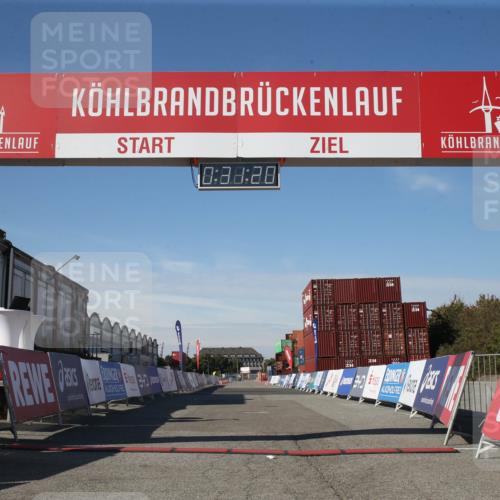 03.10.2025 - Köhlbrandbrückenlauf Jannik Wohlers http://msf.ph/oto/9125550 03.10.2025 12:31:21 Ziel  meine-sportfotos.de