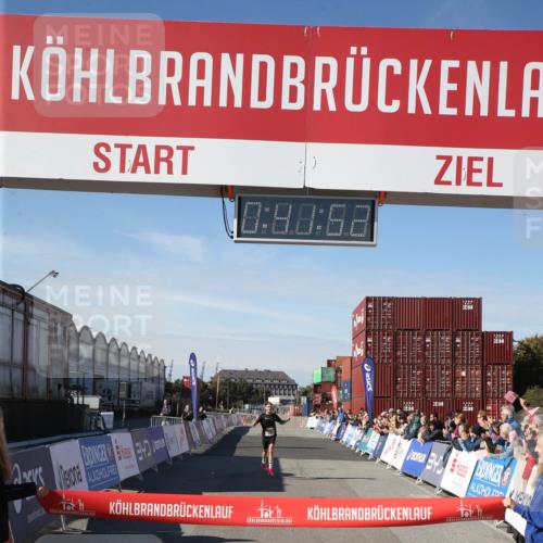03.10.2025 - Köhlbrandbrückenlauf Jannik Wohlers http://msf.ph/oto/9125572 03.10.2025 12:41:52 Ziel 6099 meine-sportfotos.de