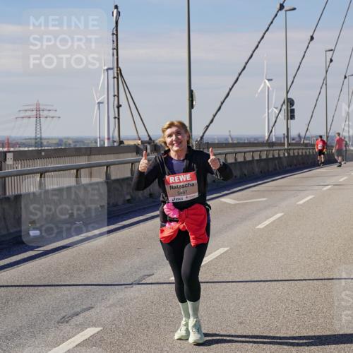 03.10.2025 - Köhlbrandbrückenlauf Michael Burmester http://msf.ph/oto/9125600 03.10.2025 13:09:40 Position 2 5497 meine-sportfotos.de