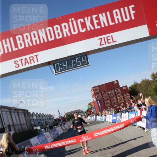 03.10.2025 - Köhlbrandbrückenlauf Jannik Wohlers http://msf.ph/oto/9125603 03.10.2025 12:41:55 Ziel 6099 meine-sportfotos.de