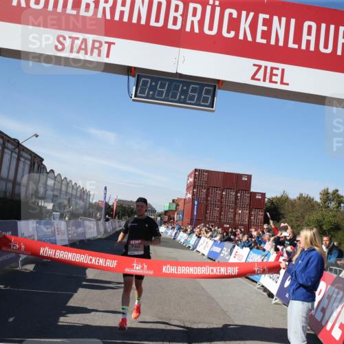 03.10.2025 - Köhlbrandbrückenlauf Jannik Wohlers http://msf.ph/oto/9125605 03.10.2025 12:41:55 Ziel 6099 meine-sportfotos.de