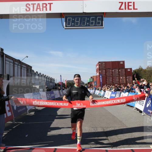 03.10.2025 - Köhlbrandbrückenlauf Jannik Wohlers http://msf.ph/oto/9125613 03.10.2025 12:41:56 Ziel 6099 meine-sportfotos.de