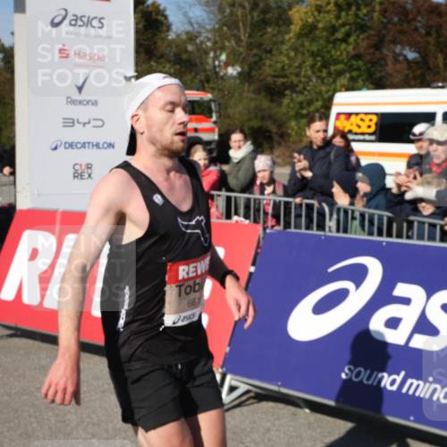 03.10.2025 - Köhlbrandbrückenlauf Jannik Wohlers http://msf.ph/oto/9125635 03.10.2025 12:44:58 Ziel 6610 meine-sportfotos.de