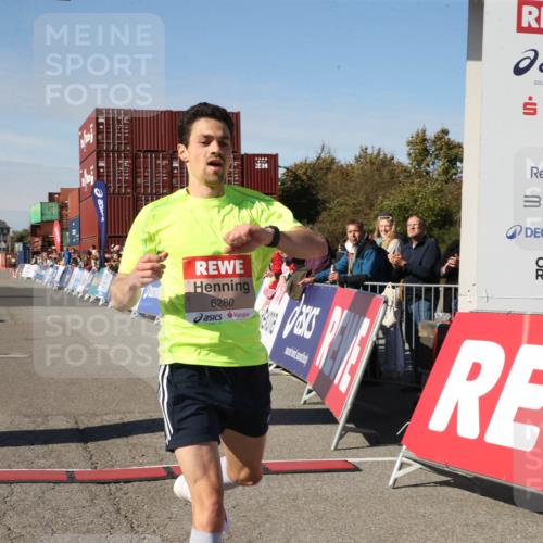 03.10.2025 - Köhlbrandbrückenlauf Jannik Wohlers http://msf.ph/oto/9125647 03.10.2025 12:45:22 Ziel 6280 meine-sportfotos.de