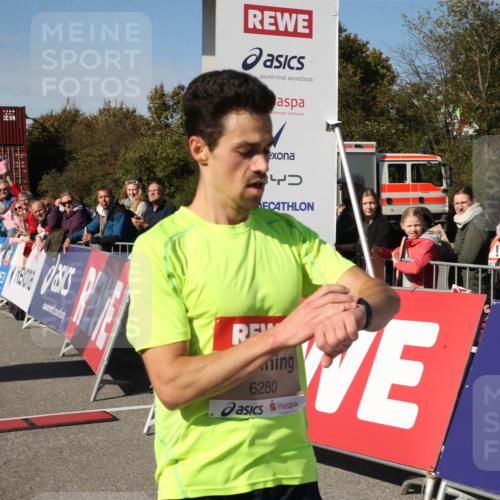 03.10.2025 - Köhlbrandbrückenlauf Jannik Wohlers http://msf.ph/oto/9125655 03.10.2025 12:45:23 Ziel 6280 meine-sportfotos.de