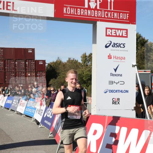 03.10.2025 - Köhlbrandbrückenlauf Jannik Wohlers http://msf.ph/oto/9125674 03.10.2025 12:46:08 Ziel 4004 meine-sportfotos.de