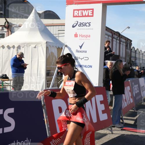 03.10.2025 - Köhlbrandbrückenlauf Jannik Wohlers http://msf.ph/oto/9125697 03.10.2025 12:46:52 Ziel 4027, 6483, 6516, 6740 meine-sportfotos.de