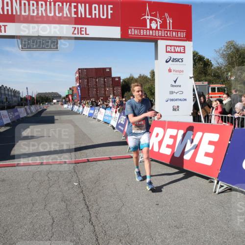 03.10.2025 - Köhlbrandbrückenlauf Jannik Wohlers http://msf.ph/oto/9125713 03.10.2025 12:47:32 Ziel 6638 meine-sportfotos.de