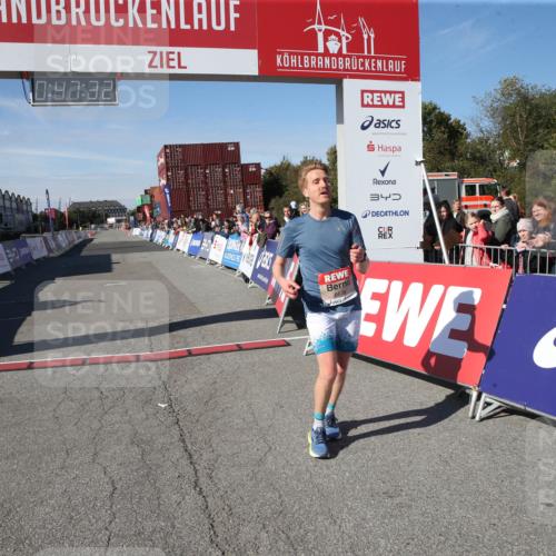 03.10.2025 - Köhlbrandbrückenlauf Jannik Wohlers http://msf.ph/oto/9125720 03.10.2025 12:47:33 Ziel 6638 meine-sportfotos.de