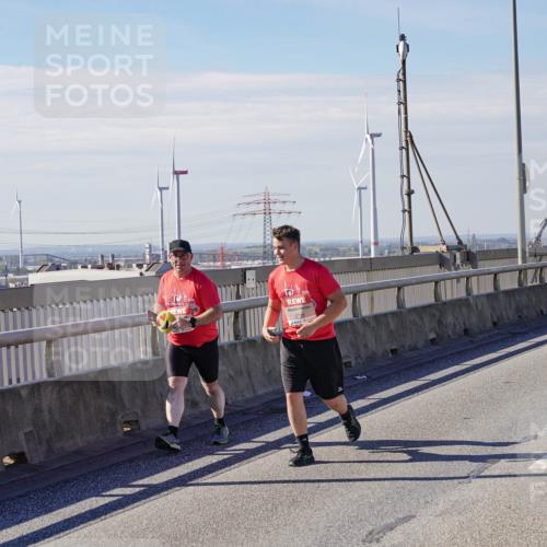 03.10.2025 - Köhlbrandbrückenlauf Michael Burmester http://msf.ph/oto/9125726 03.10.2025 13:10:06 Position 2  meine-sportfotos.de