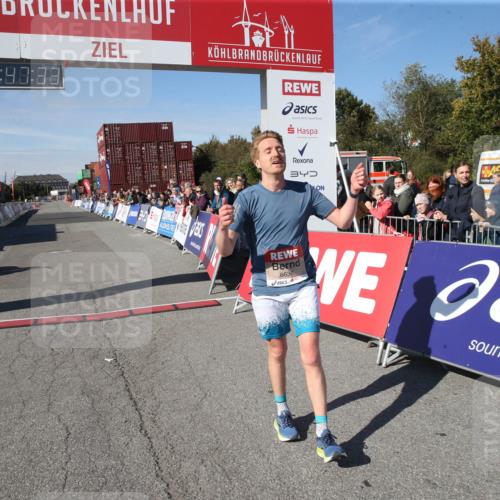 03.10.2025 - Köhlbrandbrückenlauf Jannik Wohlers http://msf.ph/oto/9125727 03.10.2025 12:47:33 Ziel 6638 meine-sportfotos.de
