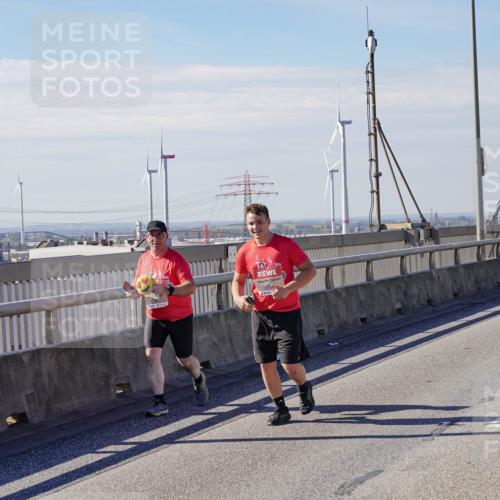 03.10.2025 - Köhlbrandbrückenlauf Michael Burmester http://msf.ph/oto/9125728 03.10.2025 13:10:06 Position 2  meine-sportfotos.de