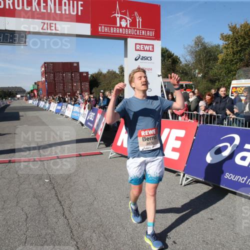 03.10.2025 - Köhlbrandbrückenlauf Jannik Wohlers http://msf.ph/oto/9125731 03.10.2025 12:47:33 Ziel 6638 meine-sportfotos.de