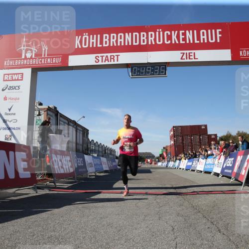 03.10.2025 - Köhlbrandbrückenlauf Jannik Wohlers http://msf.ph/oto/9125737 03.10.2025 12:49:36 Ziel 6482 meine-sportfotos.de