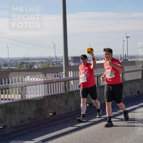 03.10.2025 - Köhlbrandbrückenlauf Michael Burmester http://msf.ph/oto/9125742 03.10.2025 13:10:07 Position 2 202, 573 meine-sportfotos.de