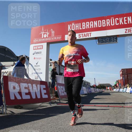03.10.2025 - Köhlbrandbrückenlauf Jannik Wohlers http://msf.ph/oto/9125752 03.10.2025 12:49:37 Ziel 6482 meine-sportfotos.de